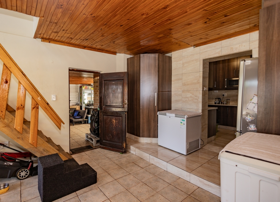 5 Bedroom Property for Sale in Ruyterwacht Western Cape